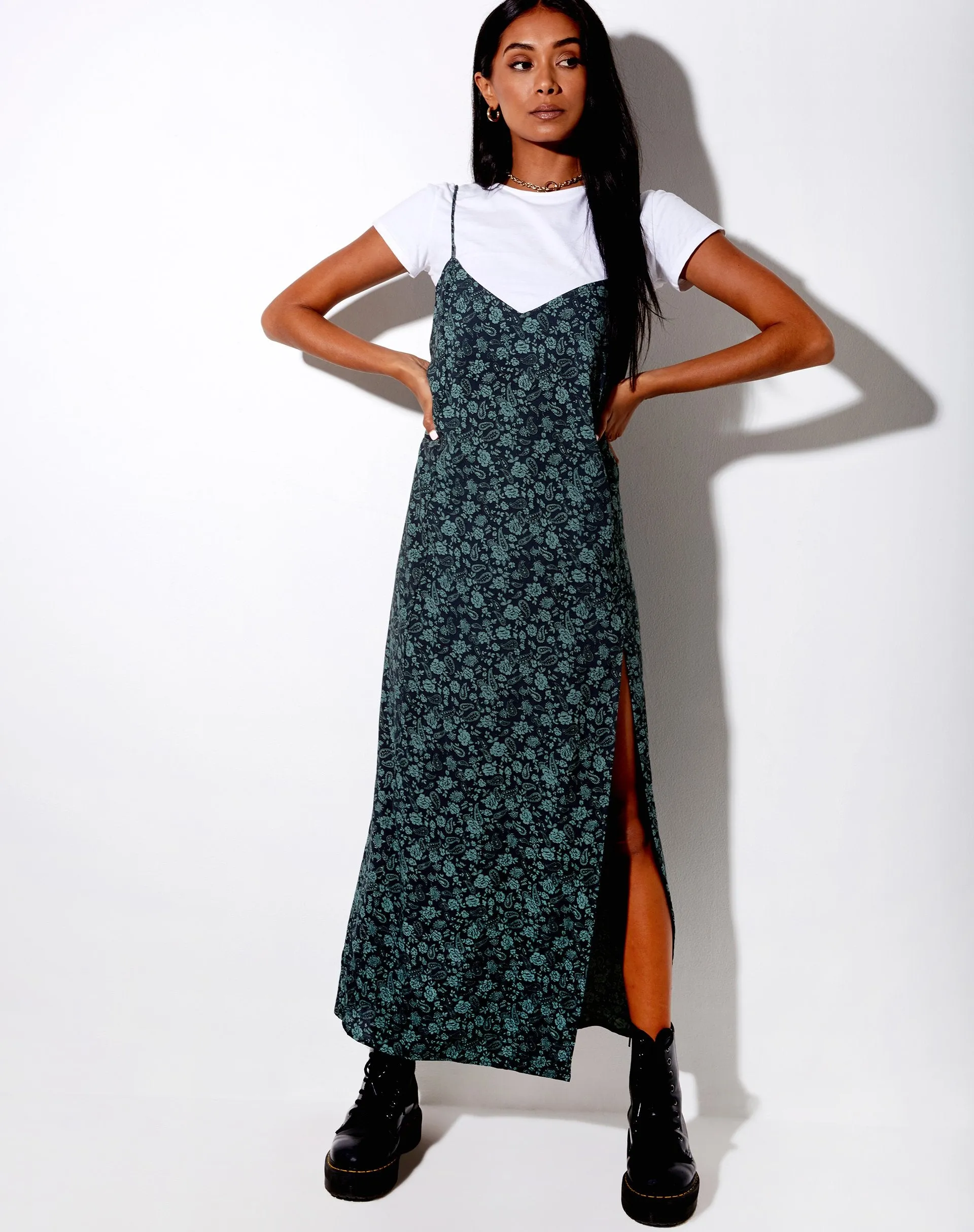 Batis Maxi Dress in Mono Paisley Sage